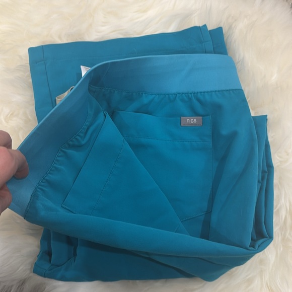 Figs Teal Wide Leg Cabra Scrub Pants Medium - Picture 3 of 3
